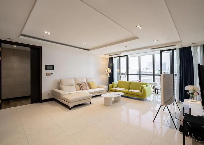 Apartment 2400sqft On The 1sec For Big Family