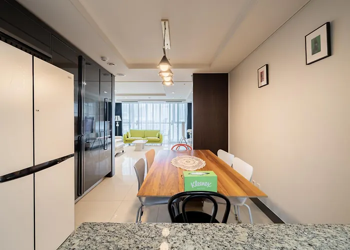 Apartment 2400sqft On The 1sec For Big Family