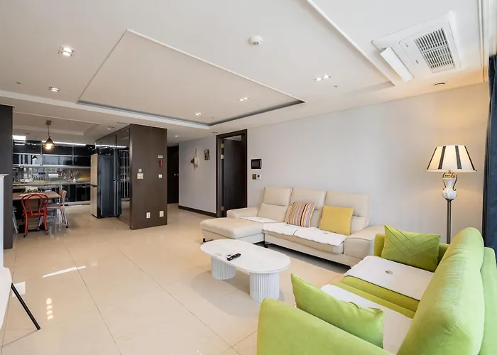 Apartment 2400sqft On The 1sec For Big Family *